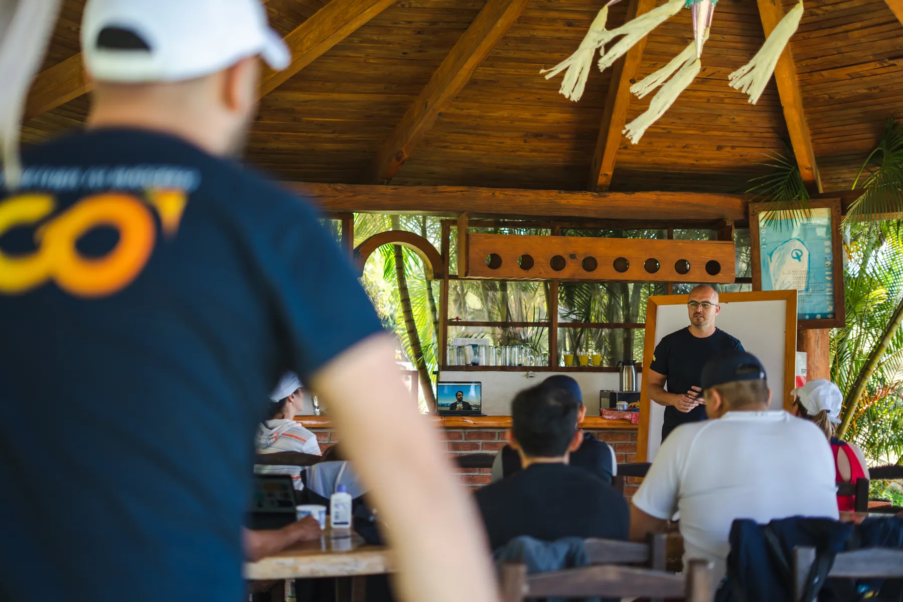 Equipo GO-SCM trabajando al aire libre en Valle de Bravo